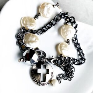 Pulseira pérola barroca, com corrente.