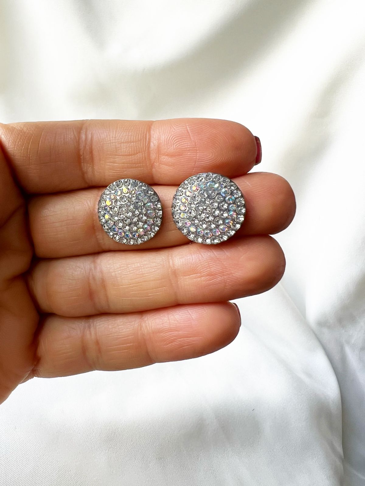 Brinco redondo de Strass Delicado