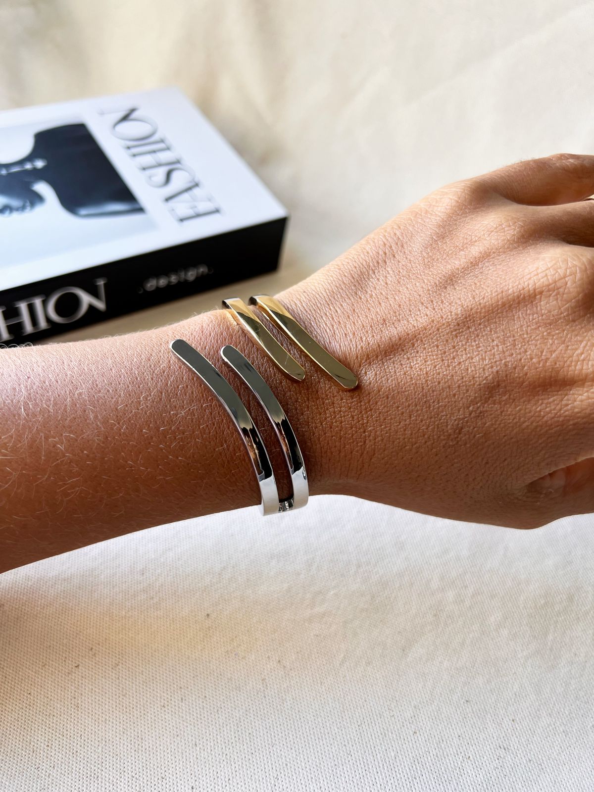 Bracelete Haste Delicado Mesclado - Imagem 2