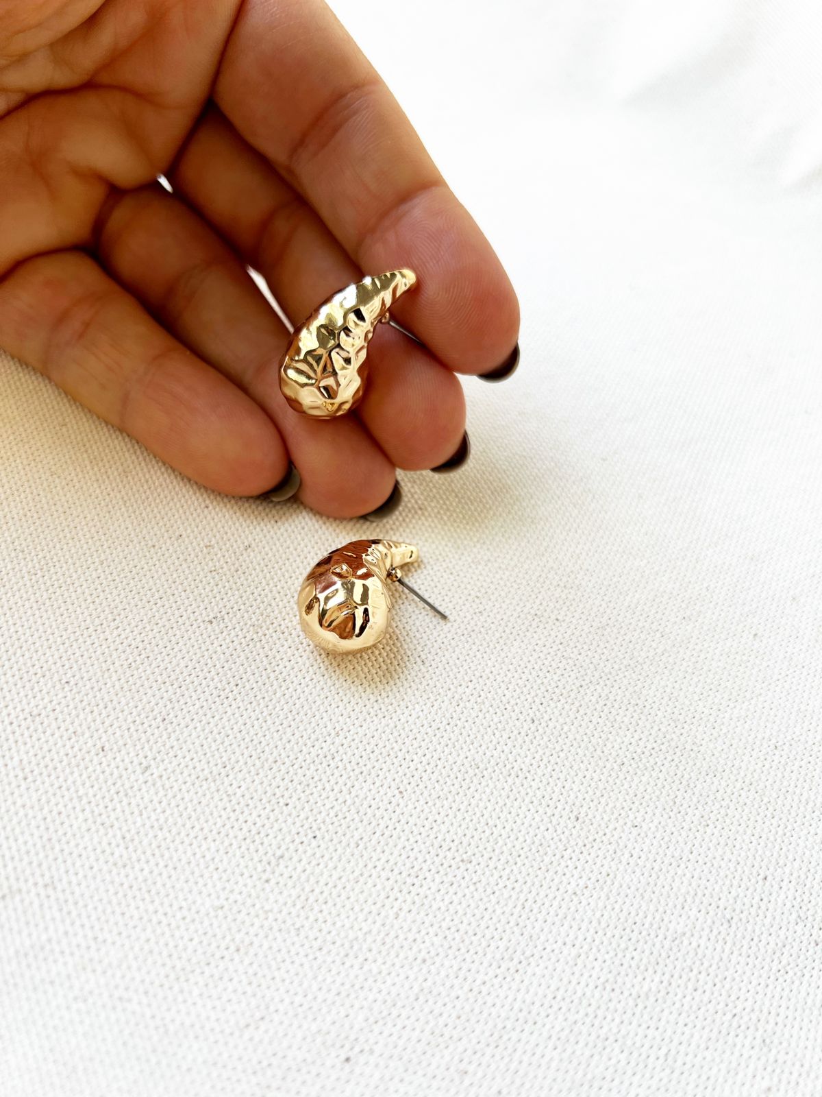 Brinco Gota Martelada Elegante