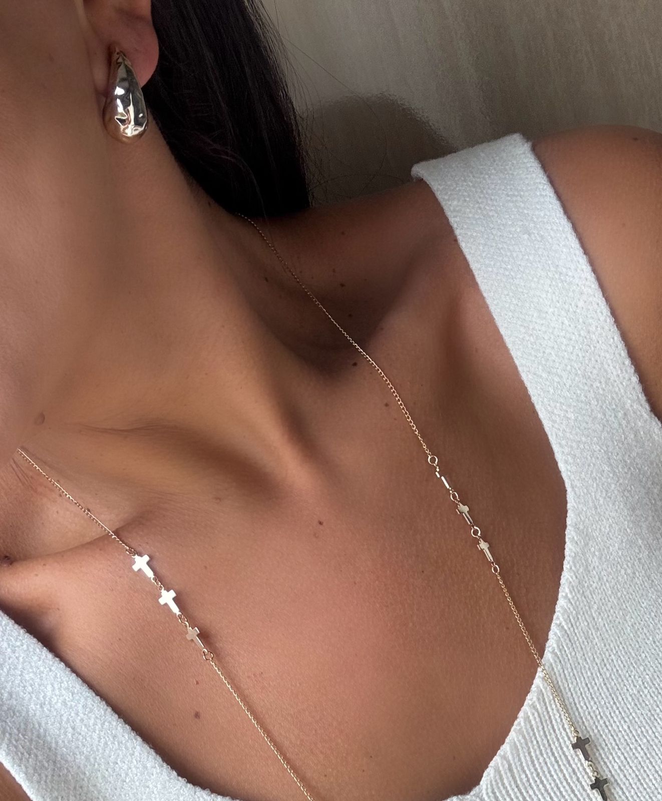 Brinco Gota Martelada Elegante - Imagem 3