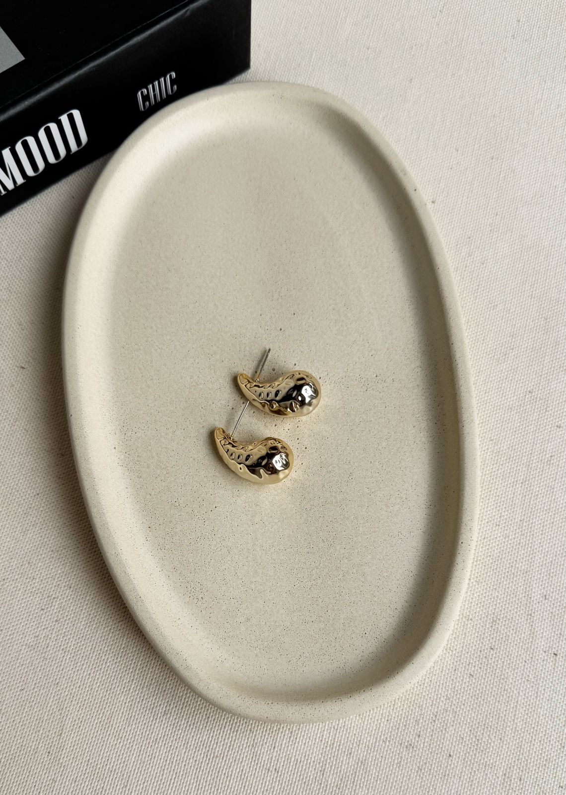 Brinco Gota Martelada Elegante - Imagem 5