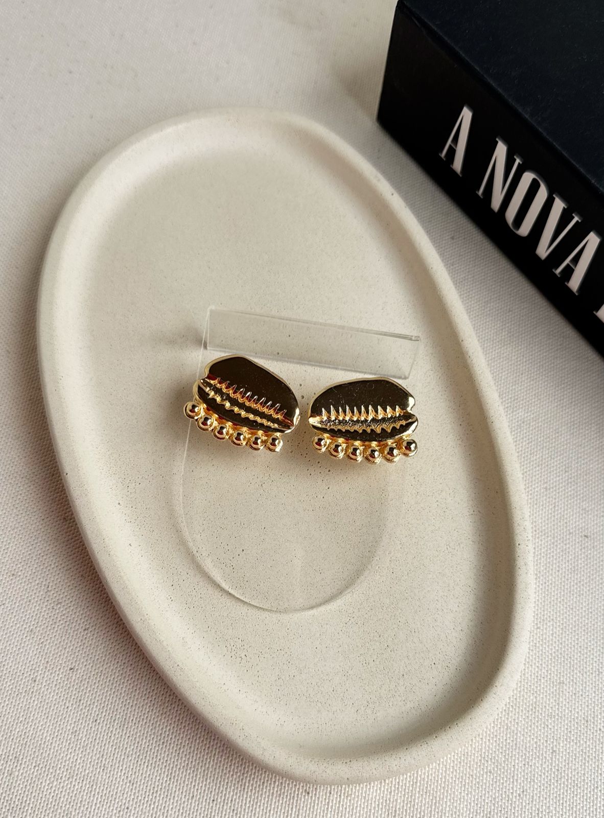 Brinco Búzio Moderno Dourado - Imagem 2