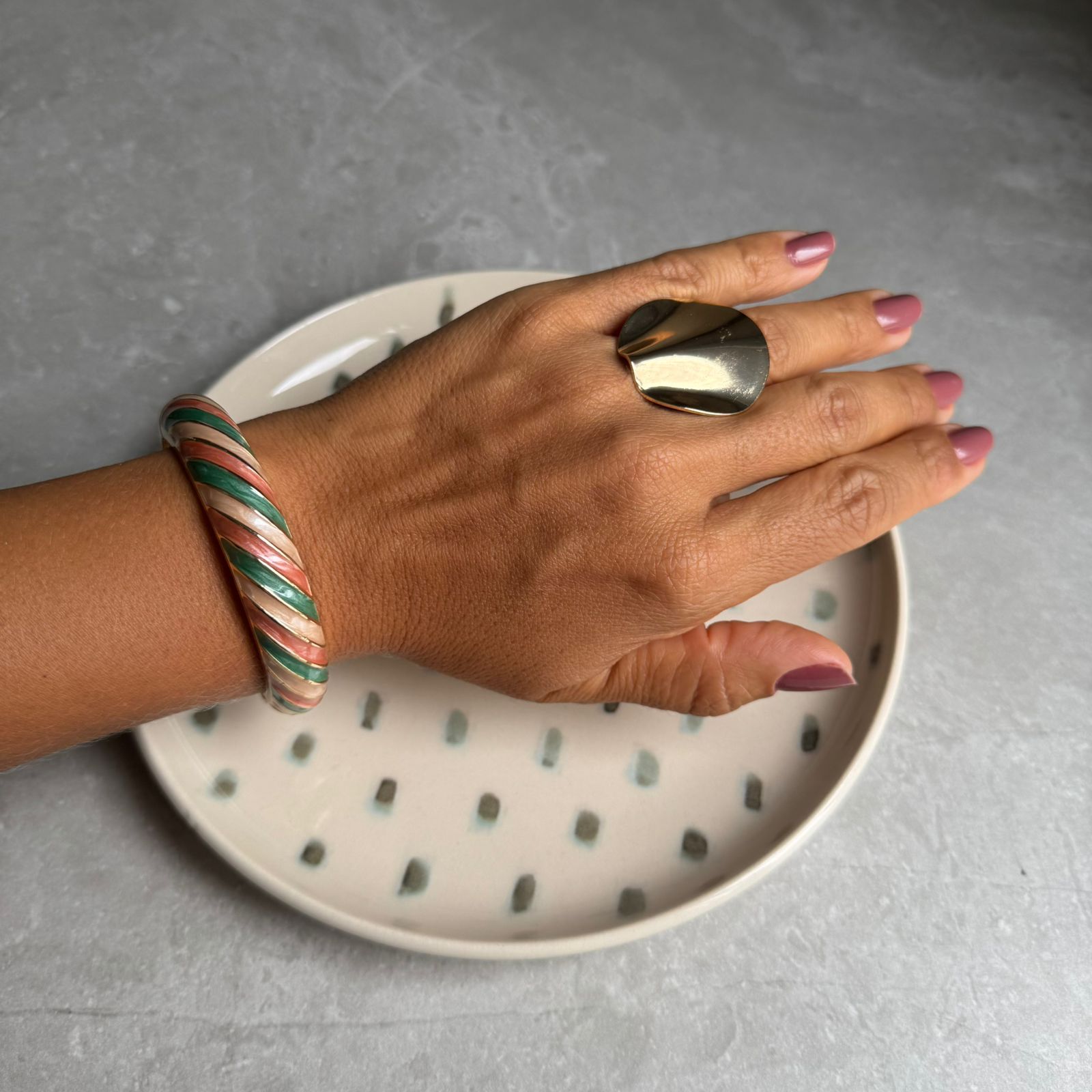 Bracelete Listras Chic Esmaltado Dourado - Imagem 6