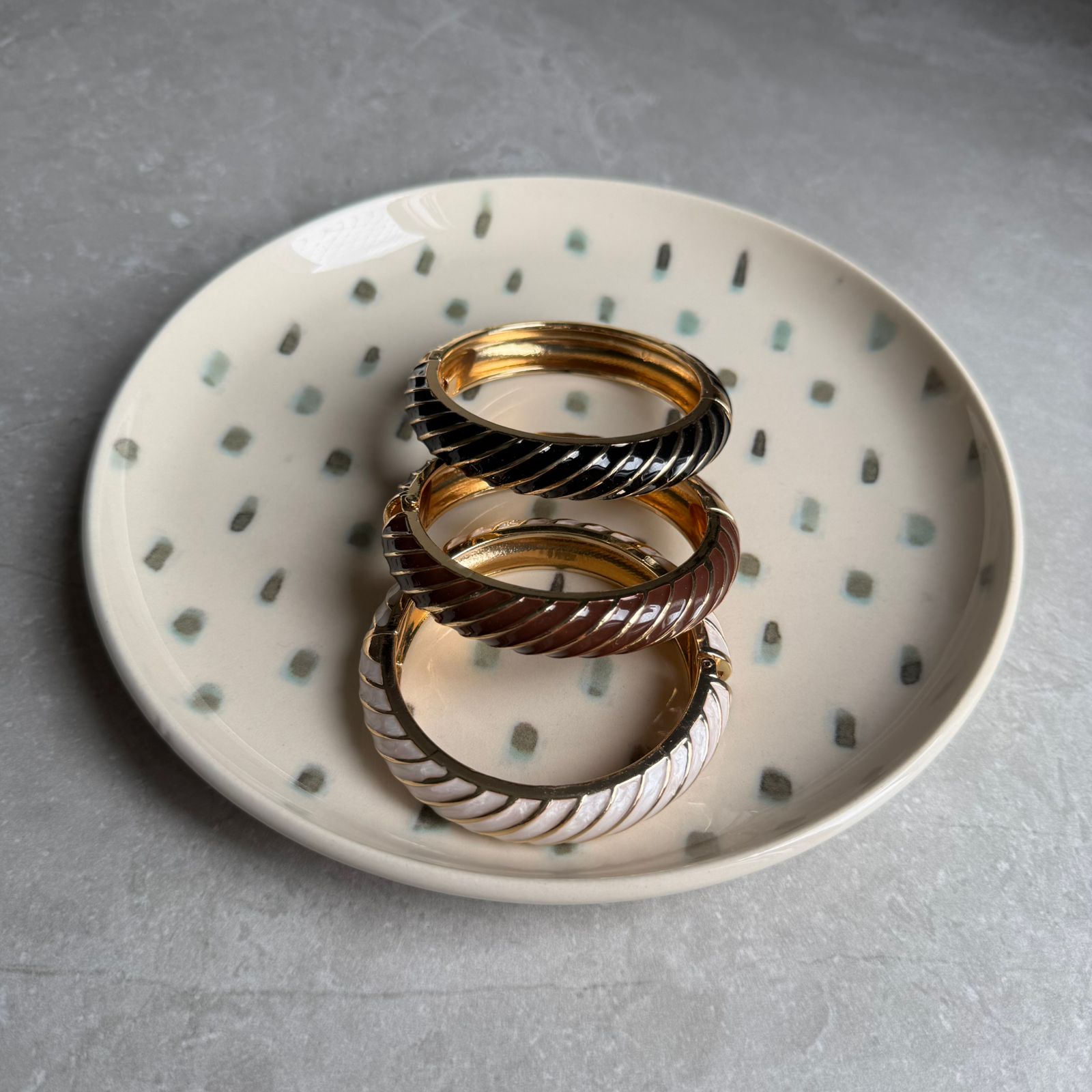 Bracelete Listras Chic Esmaltado Dourado - Imagem 7