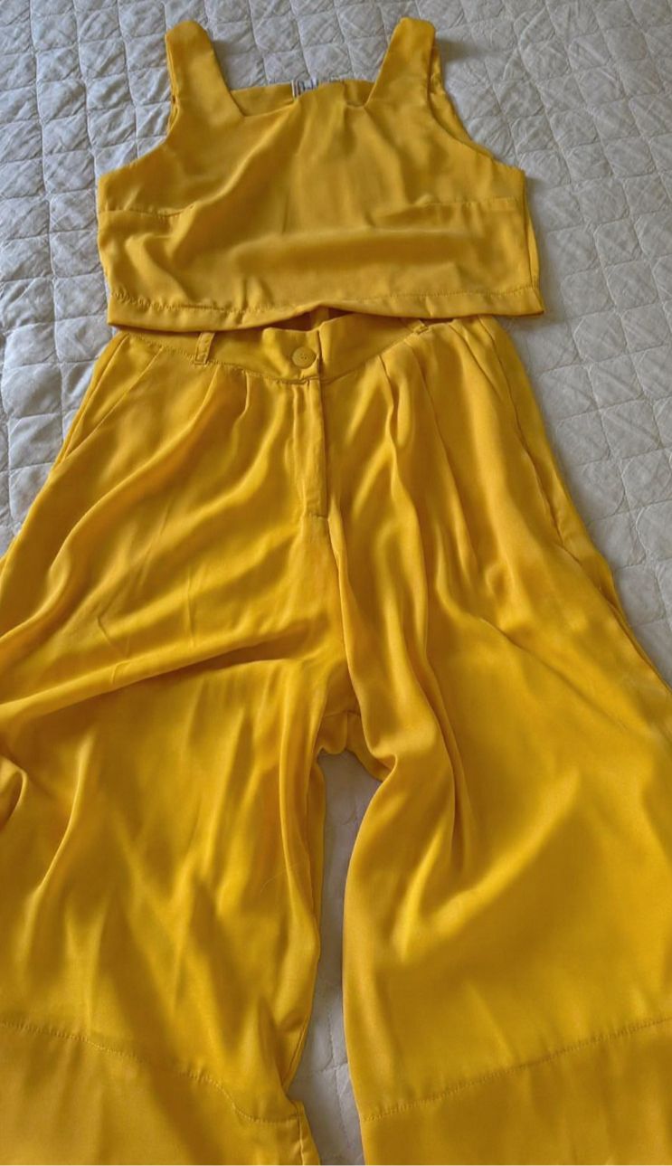 Conjunto Feminino em Crepe Cropped e Pantacourt - Imagem 6