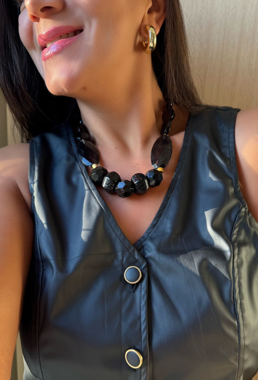 Colar Em Resina Atemporal Preto