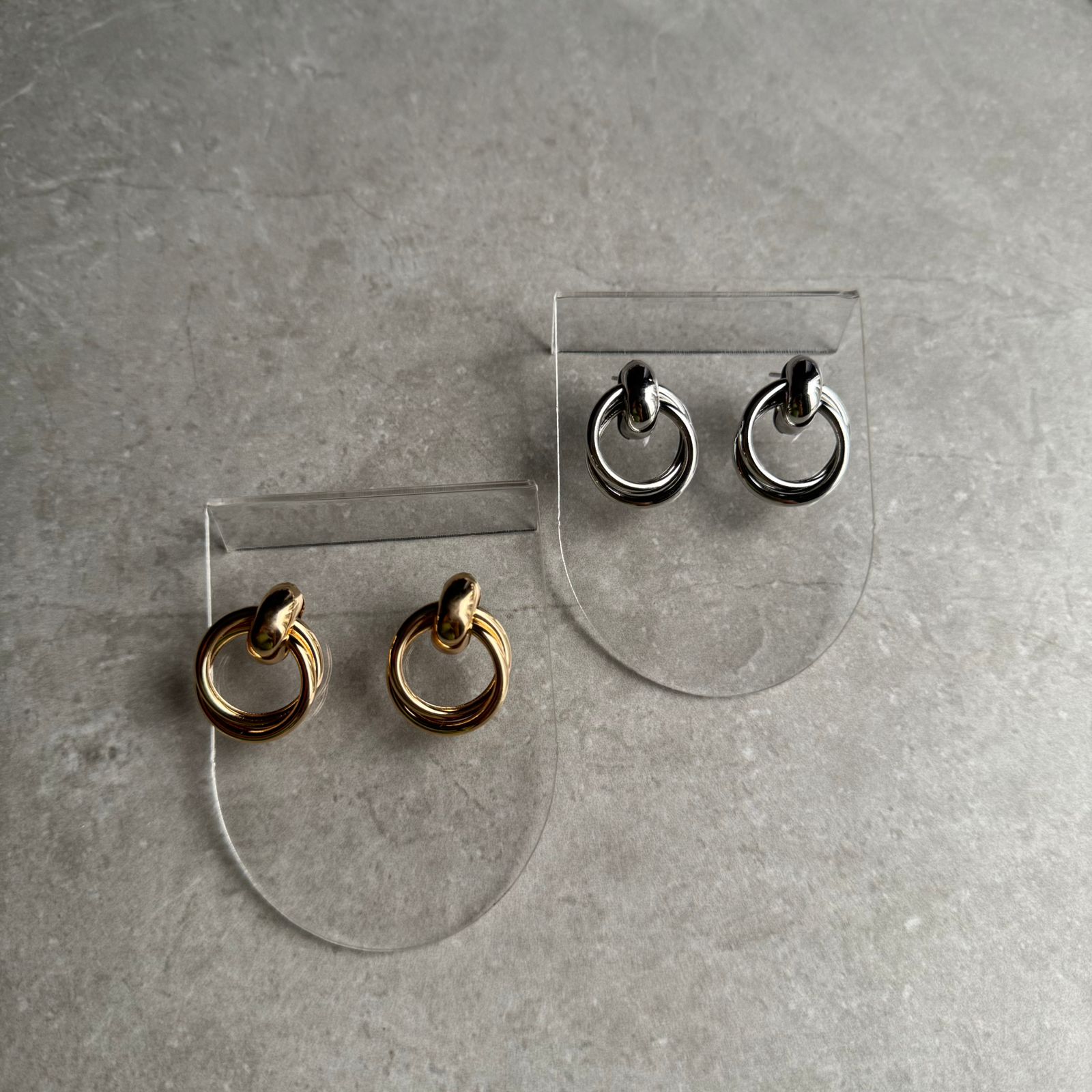 Brinco Elos Liso Minimalista Elegante
