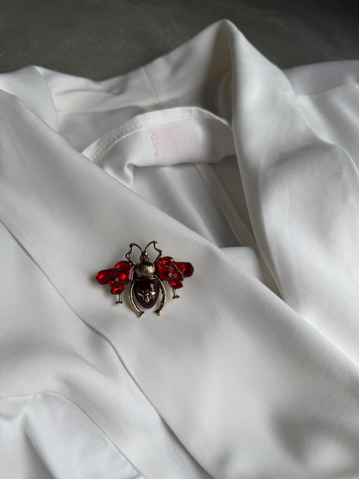 Broche Vespa Elegante - Imagem 6